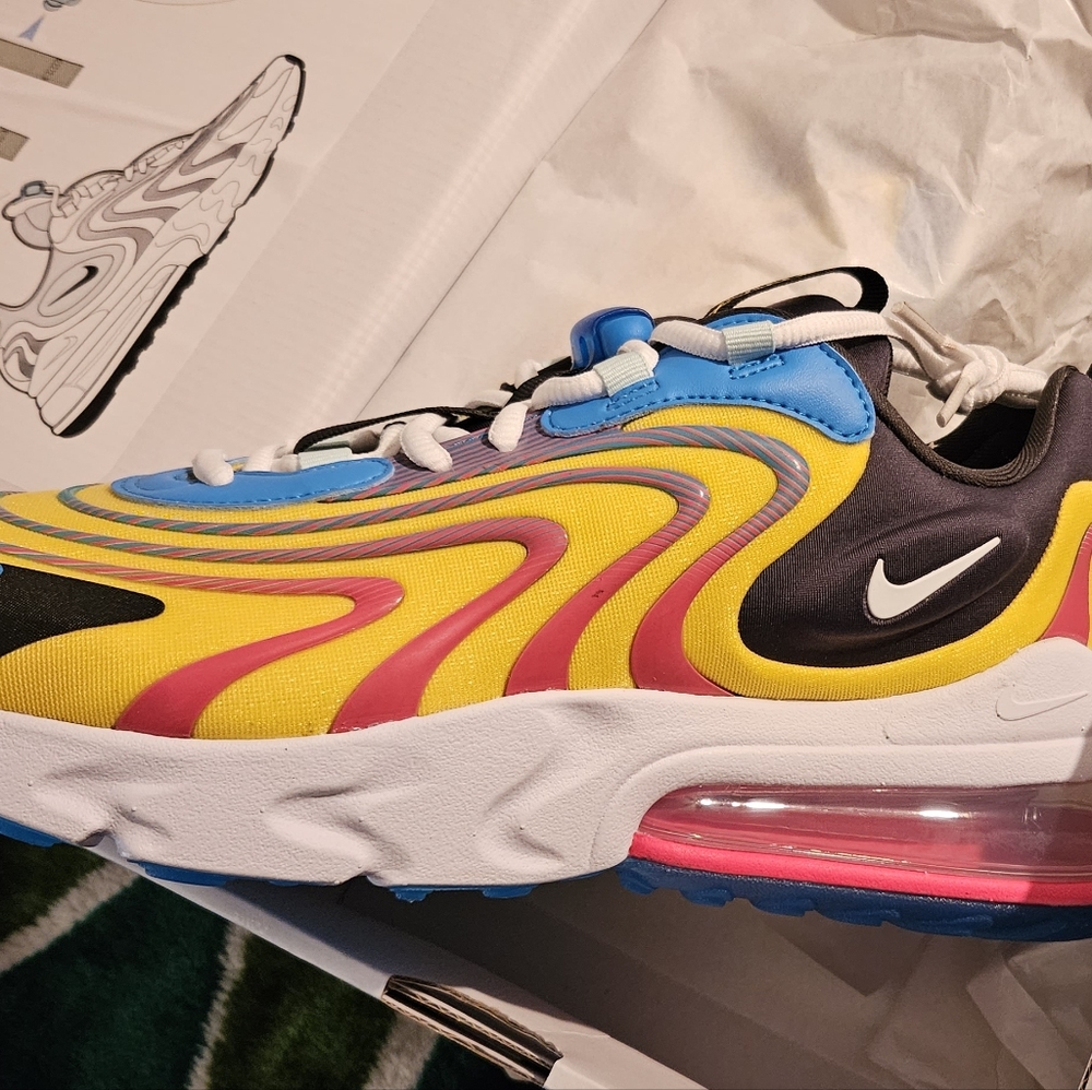 Nike tennis shoes